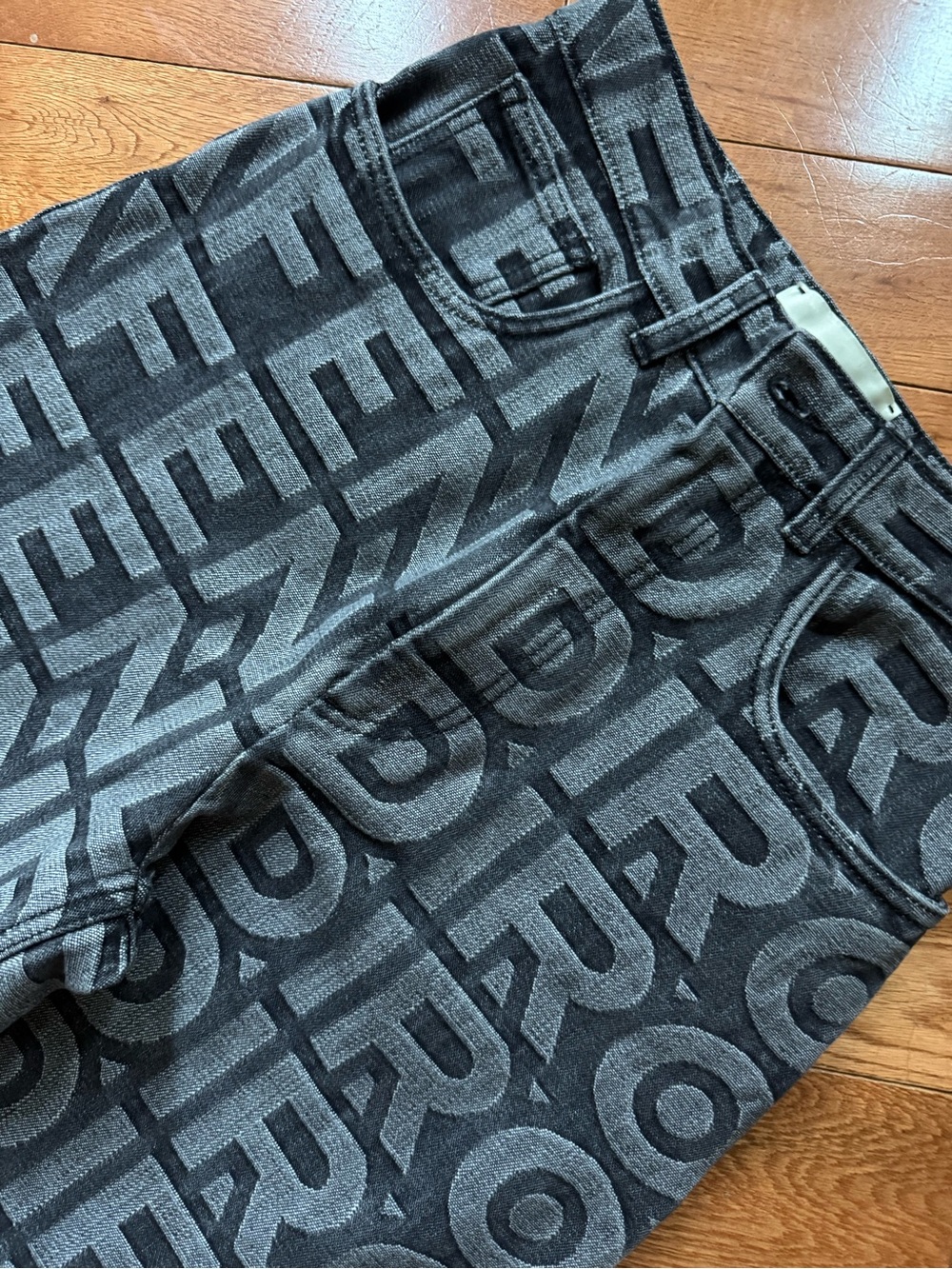 🔥FENDI x Marc Jacobs Collab Wide Leg Graphic Logo Jeans Size IT 38 Waist 26"🔥 - Picture 6 of 12